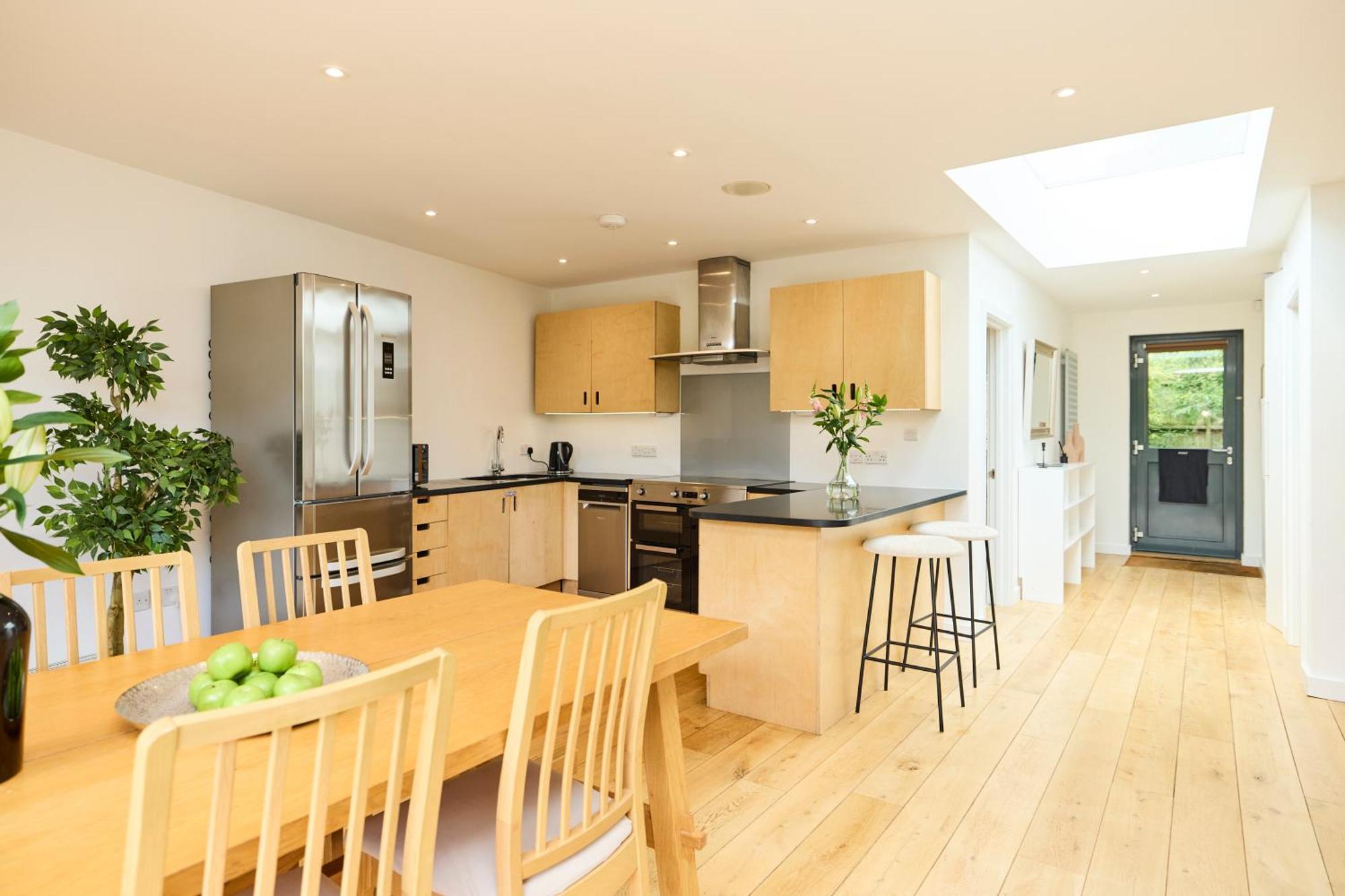 The Putney Wonder - Dazzling 3bdr Flat With Garden * Londra